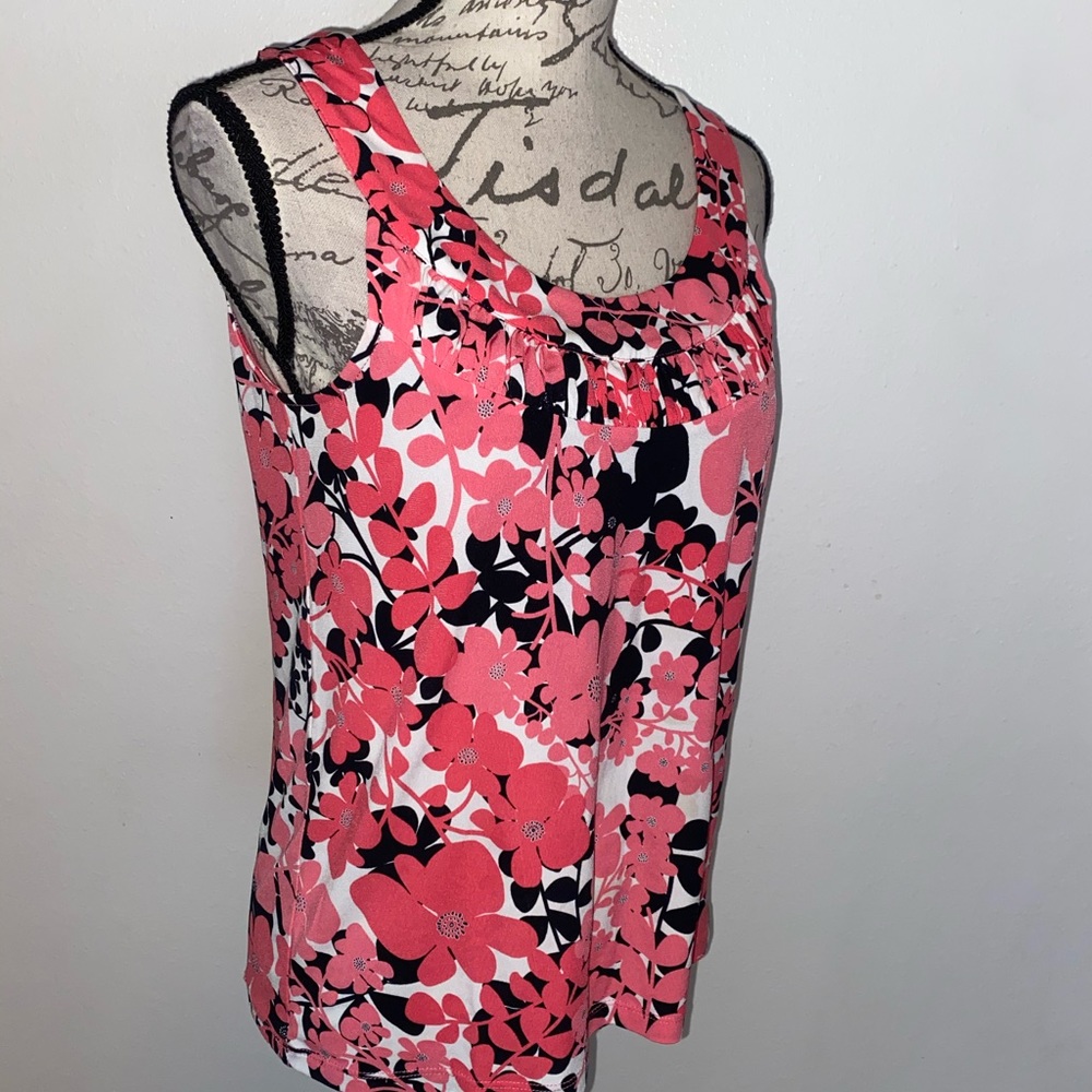 💗🖤NWOT Rafaella Floral Top🖤💗 - Picture 7 of 12